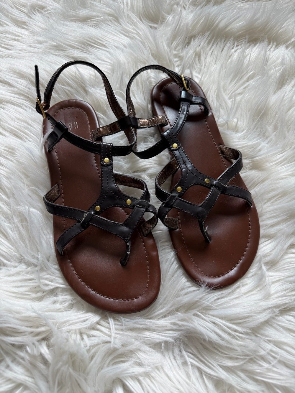 GAP strappy flat sandals